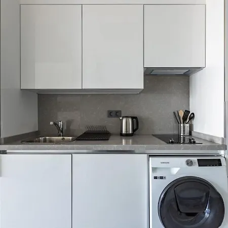 Scenic Bright W Parking, Poolviews! #302 Estambul