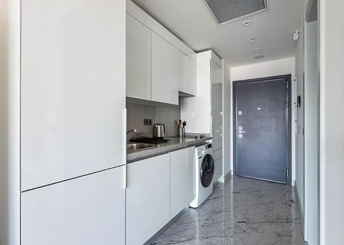 Scenic Bright W Parking, Poolviews! #302 *