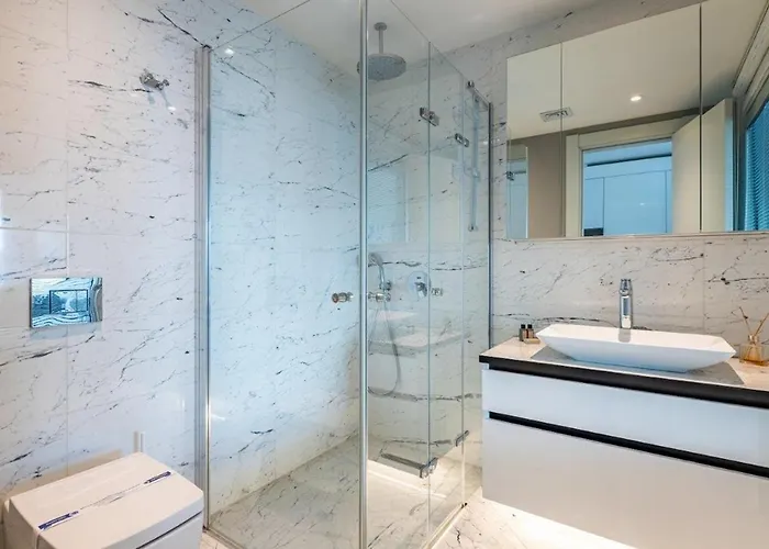 Scenic Bright W Parking, Poolviews! #302 Istanbul