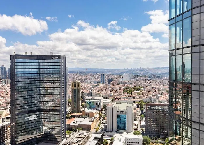 Apartment Scenic Bright W Parking, Poolviews! #302 *