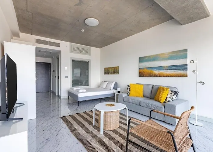 Scenic Bright W Parking, Poolviews! #302 *